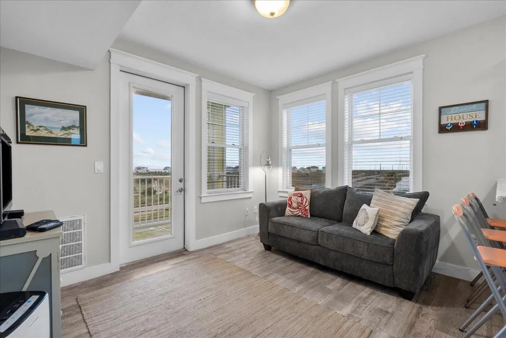 4111 Pointe West Drive #201 Galveston, TX 77554