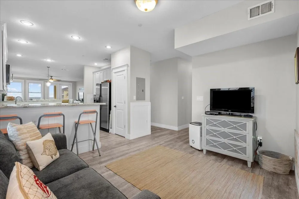 4111 Pointe West Drive #201 Galveston, TX 77554
