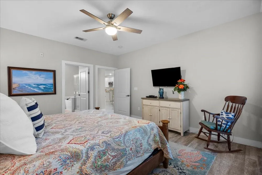 4111 Pointe West Drive #201 Galveston, TX 77554