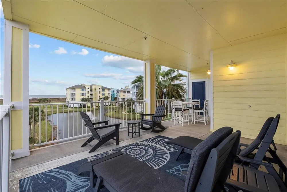 4111 Pointe West Drive #201 Galveston, TX 77554