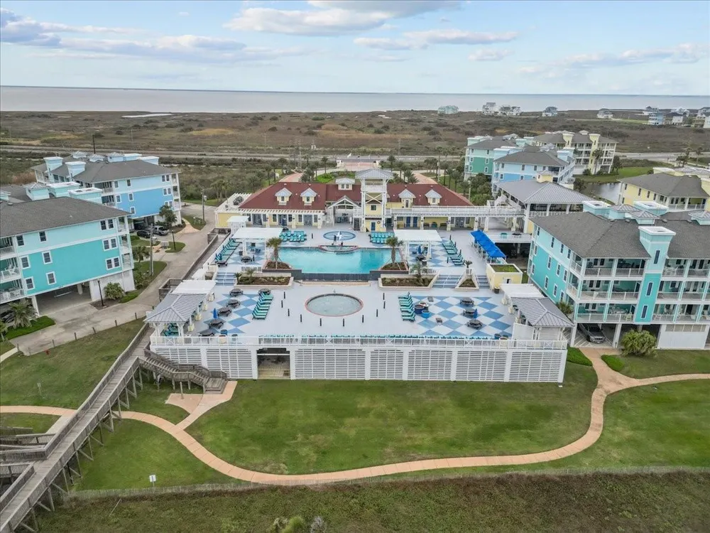 4111 Pointe West Drive #201 Galveston, TX 77554