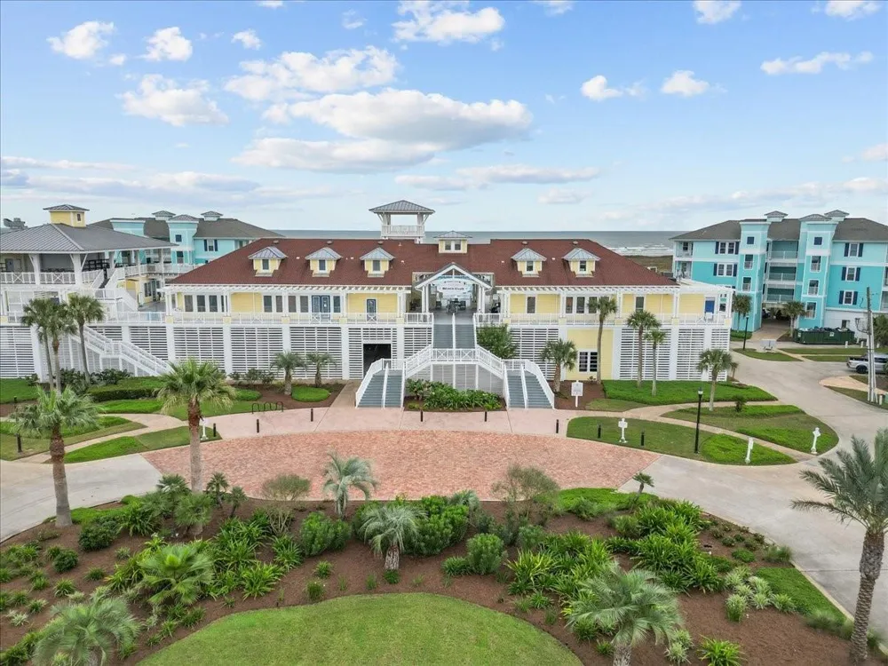 4111 Pointe West Drive #201 Galveston, TX 77554