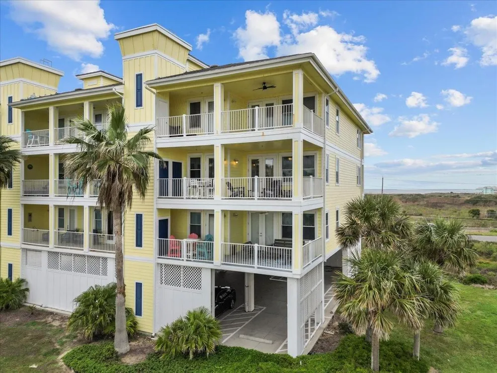 4111 Pointe West Drive #201 Galveston, TX 77554