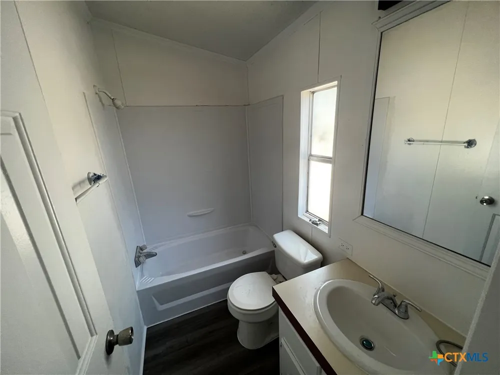 1405 Harris Hill Road San Marcos, TX 78666