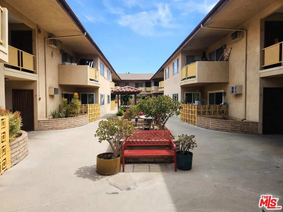540 Evergreen Street #17 Inglewood, CA 90302