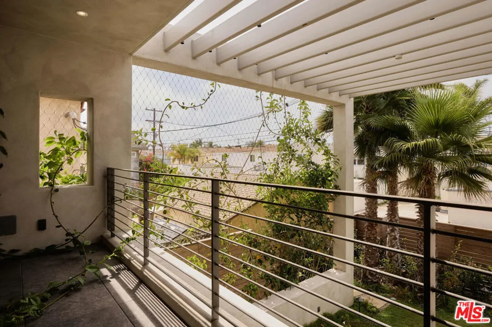 2801 Sanborn Avenue Los Angeles, CA 90291