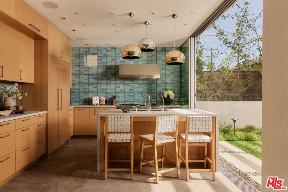 2801 Sanborn Avenue Los Angeles, CA 90291