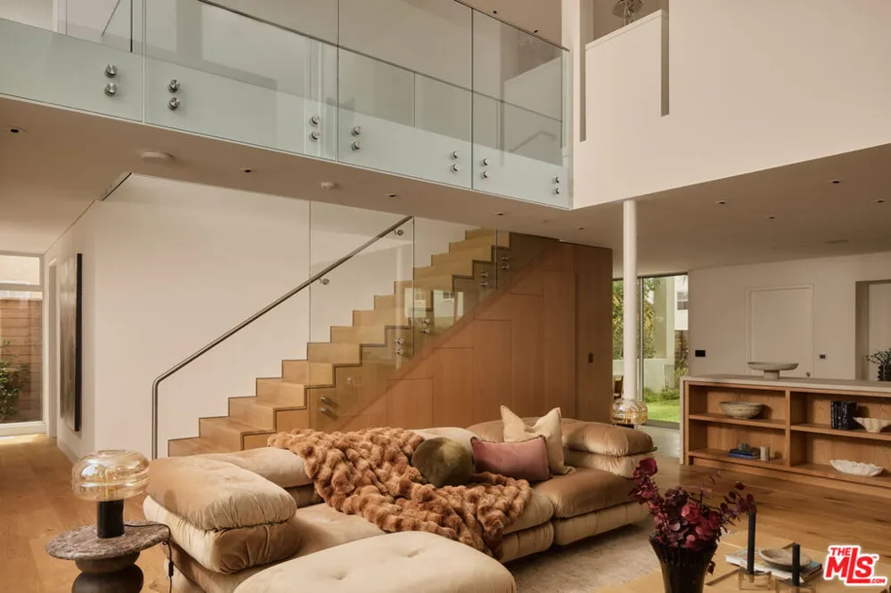 2801 Sanborn Avenue Los Angeles, CA 90291