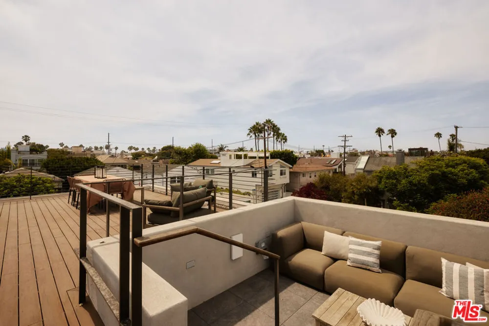 2801 Sanborn Avenue Los Angeles, CA 90291