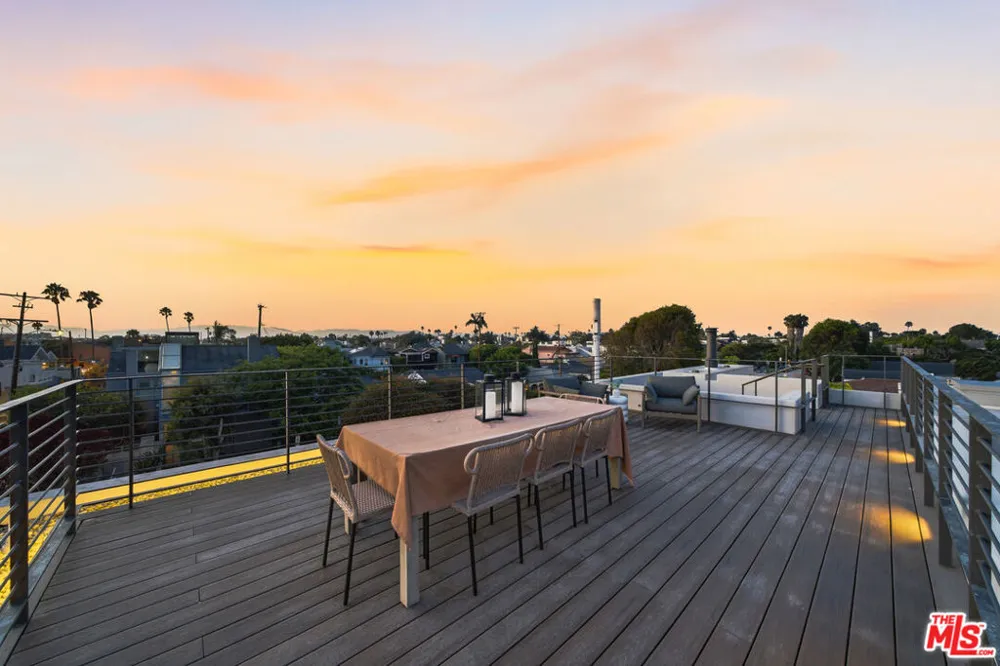 2801 Sanborn Avenue Los Angeles, CA 90291