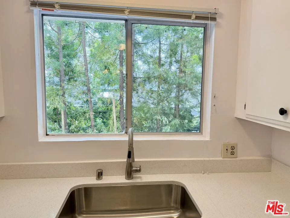 1138 11th Street #2 Santa Monica, CA 90403
