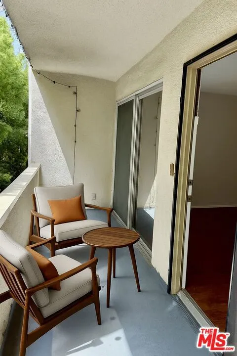 1138 11th Street #2 Santa Monica, CA 90403