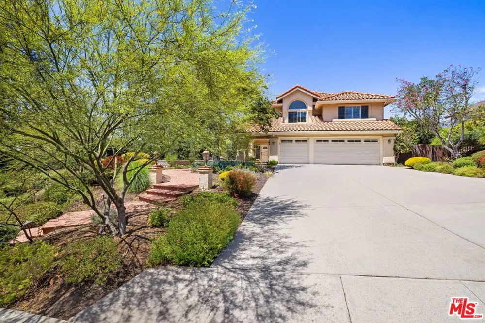 1098 Antelope Place Newbury Park, CA 91320