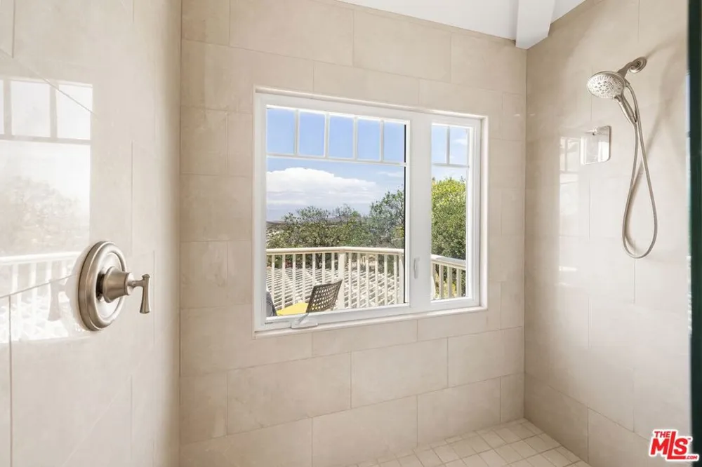 1098 Antelope Place Newbury Park, CA 91320