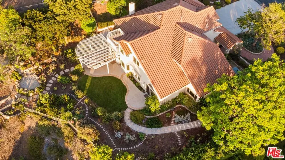 1098 Antelope Place Newbury Park, CA 91320