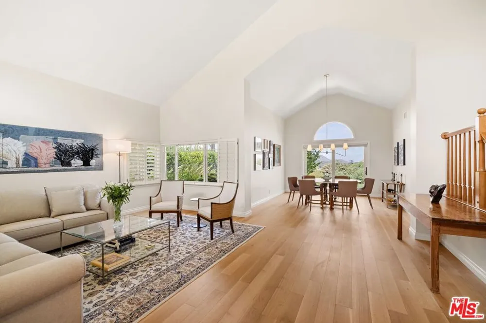 1098 Antelope Place Newbury Park, CA 91320