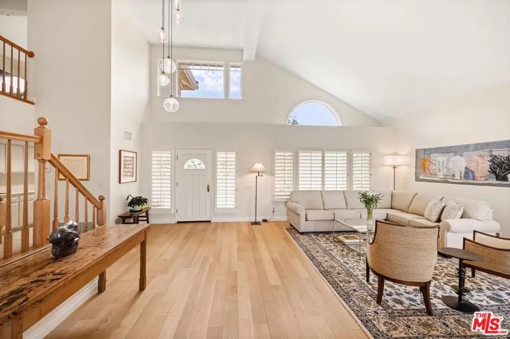 1098 Antelope Place Newbury Park, CA 91320