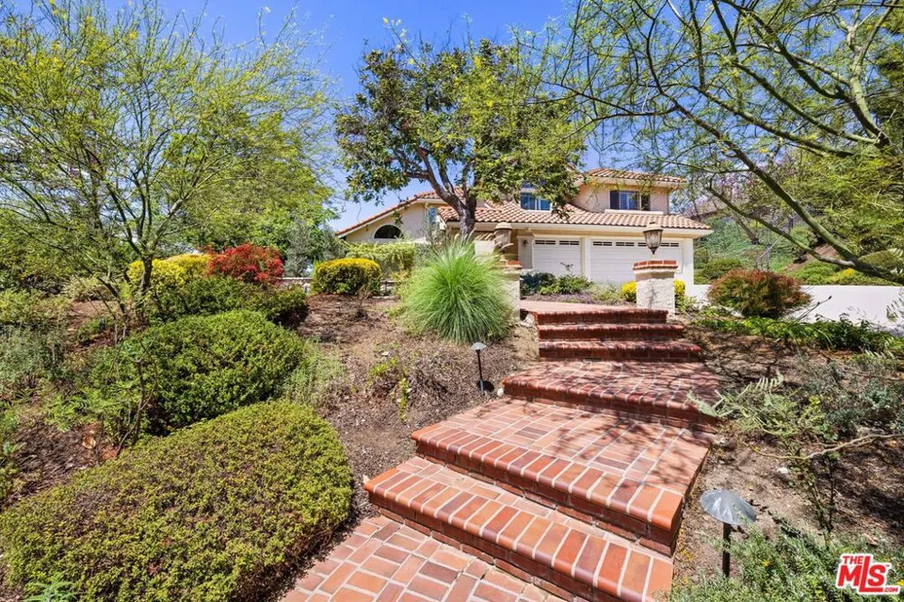 1098 Antelope Place Newbury Park, CA 91320