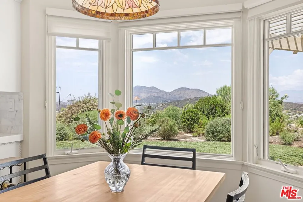 1098 Antelope Place Newbury Park, CA 91320