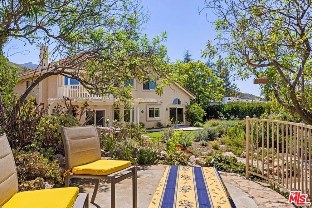 1098 Antelope Place Newbury Park, CA 91320