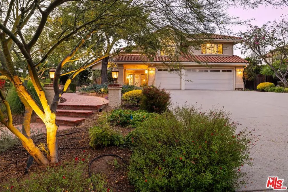 1098 Antelope Place Newbury Park, CA 91320