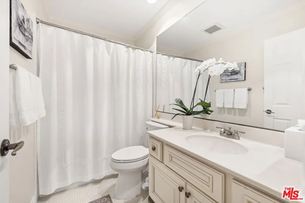 1098 Antelope Place Newbury Park, CA 91320