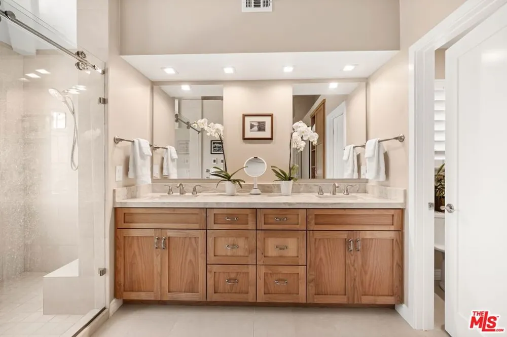 1098 Antelope Place Newbury Park, CA 91320