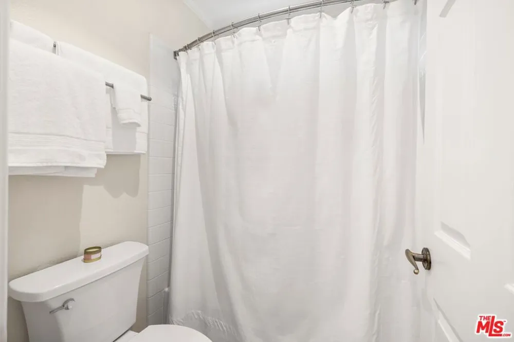 1098 Antelope Place Newbury Park, CA 91320