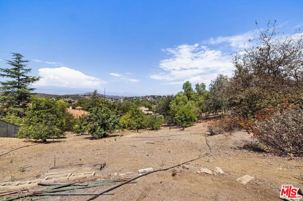 1098 Antelope Place Newbury Park, CA 91320