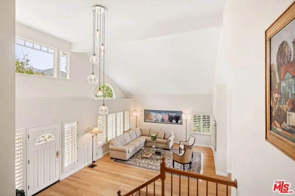 1098 Antelope Place Newbury Park, CA 91320