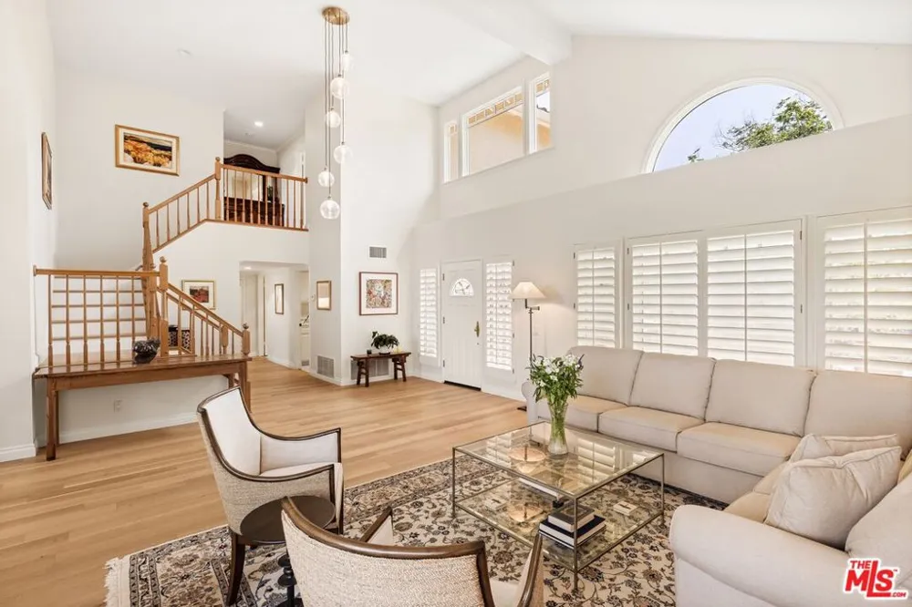 1098 Antelope Place Newbury Park, CA 91320