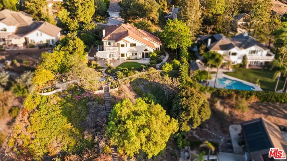 1098 Antelope Place Newbury Park, CA 91320