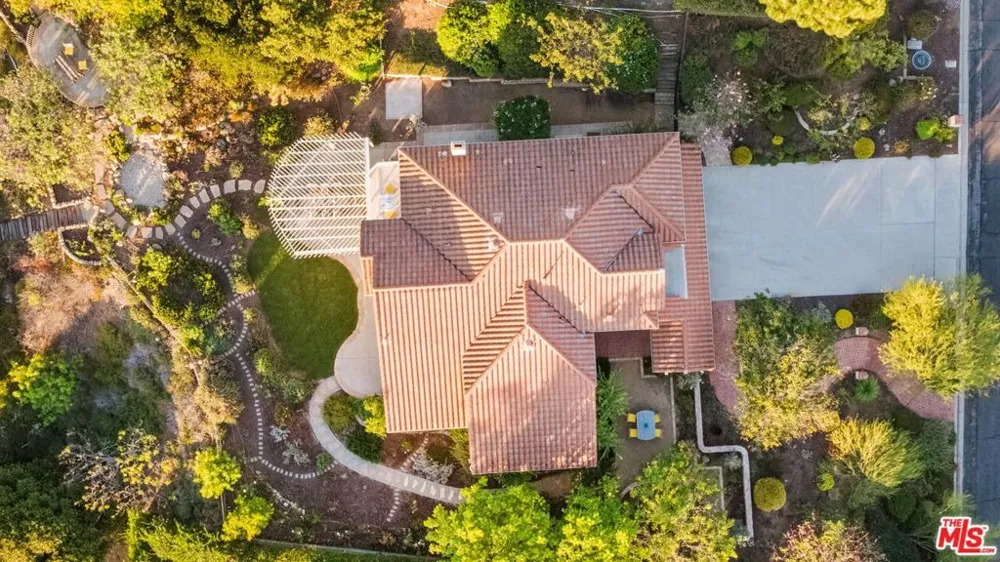 1098 Antelope Place Newbury Park, CA 91320