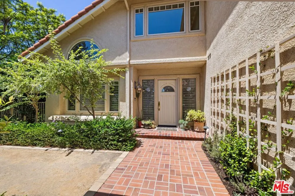 1098 Antelope Place Newbury Park, CA 91320
