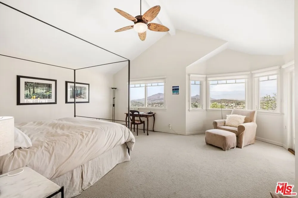 1098 Antelope Place Newbury Park, CA 91320