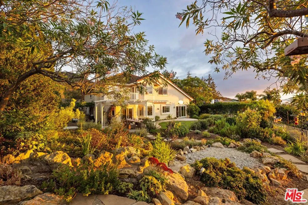 1098 Antelope Place Newbury Park, CA 91320