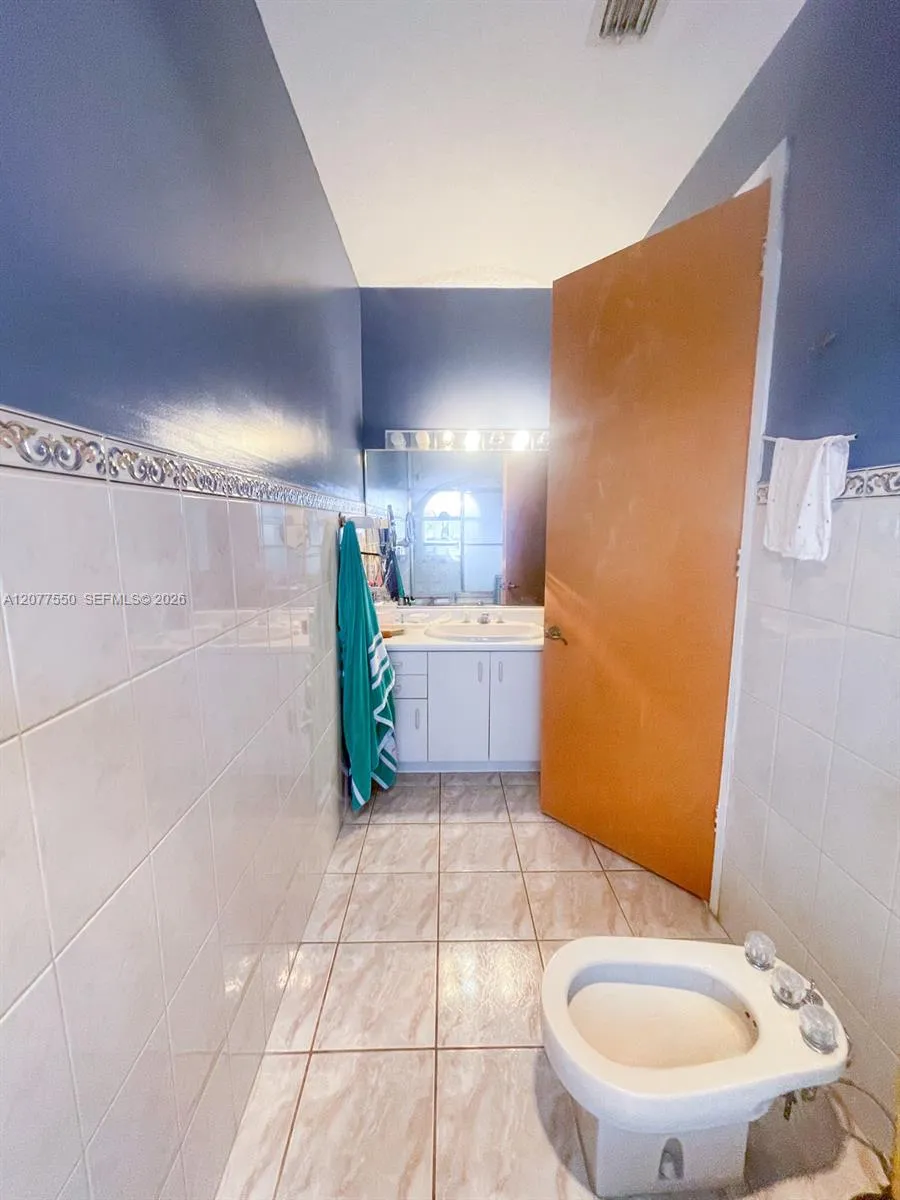 9008 Collins Ave #402 Surfside, FL 33154