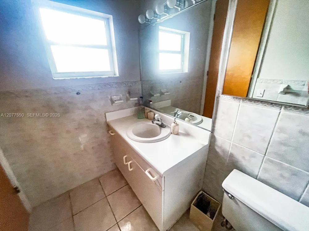 9008 Collins Ave #402 Surfside, FL 33154