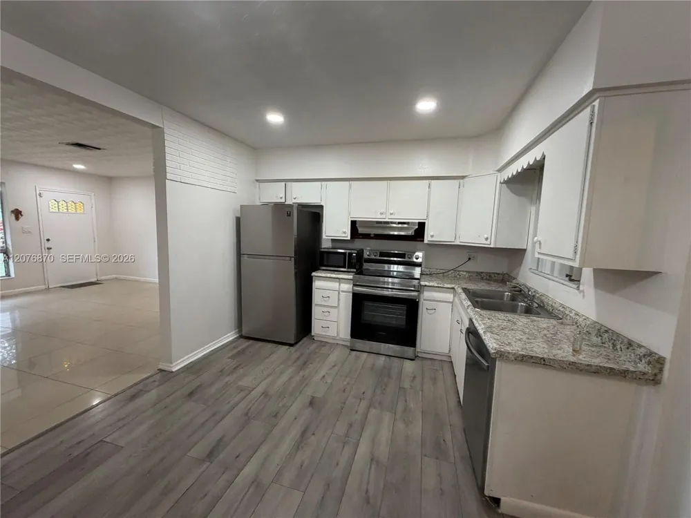 650 73rd Ave Hollywood, FL 33024