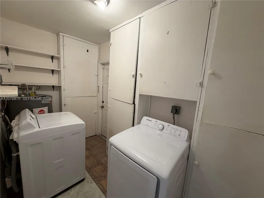 650 73rd Ave Hollywood, FL 33024