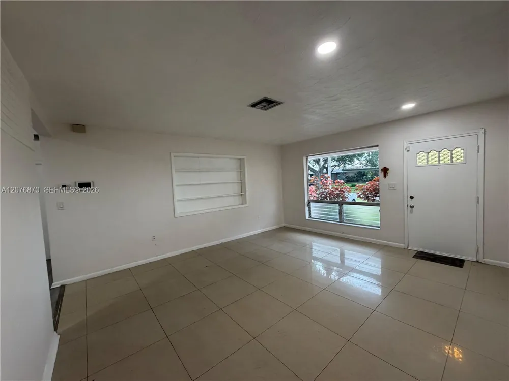 650 73rd Ave Hollywood, FL 33024
