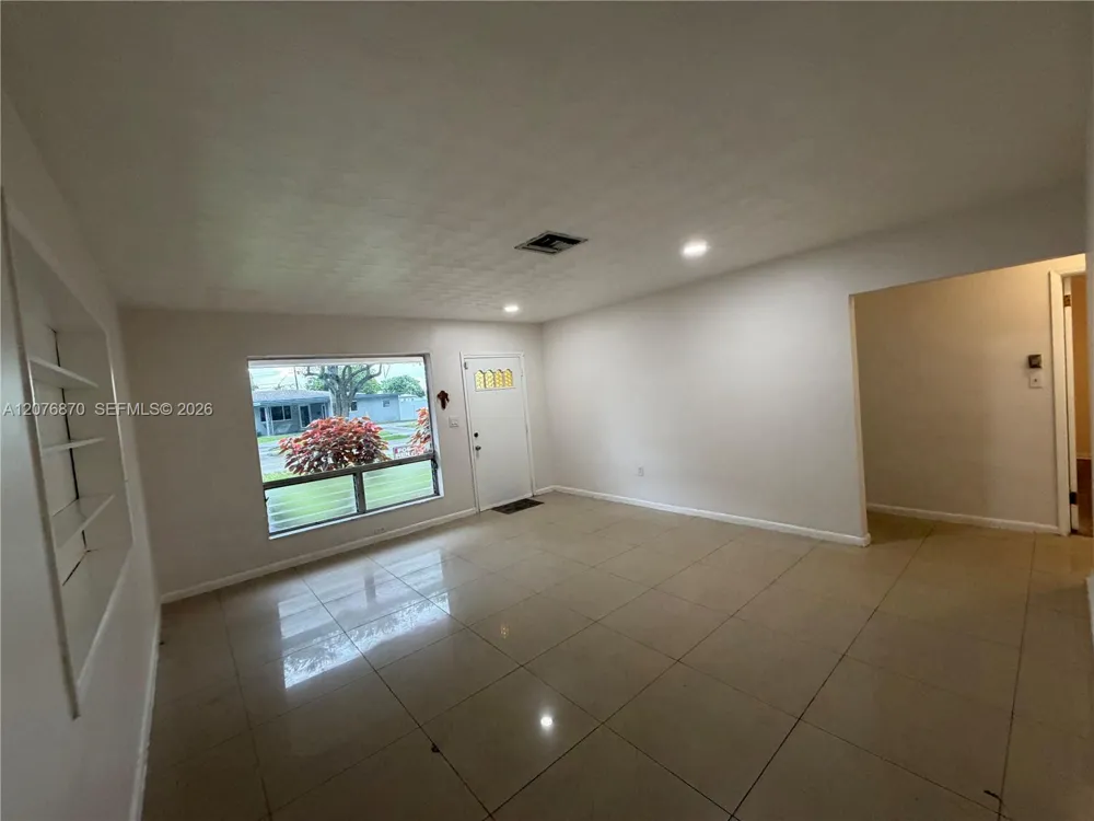 650 73rd Ave Hollywood, FL 33024