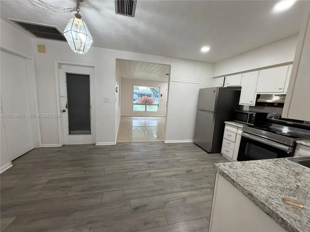 650 73rd Ave Hollywood, FL 33024