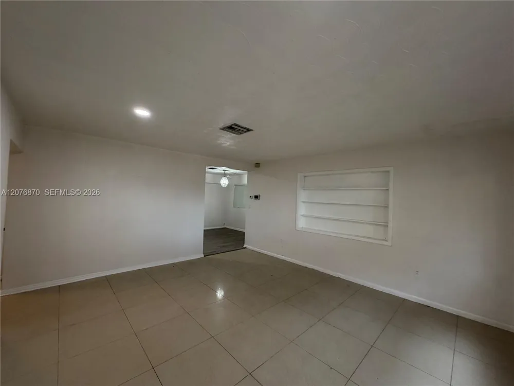 650 73rd Ave Hollywood, FL 33024