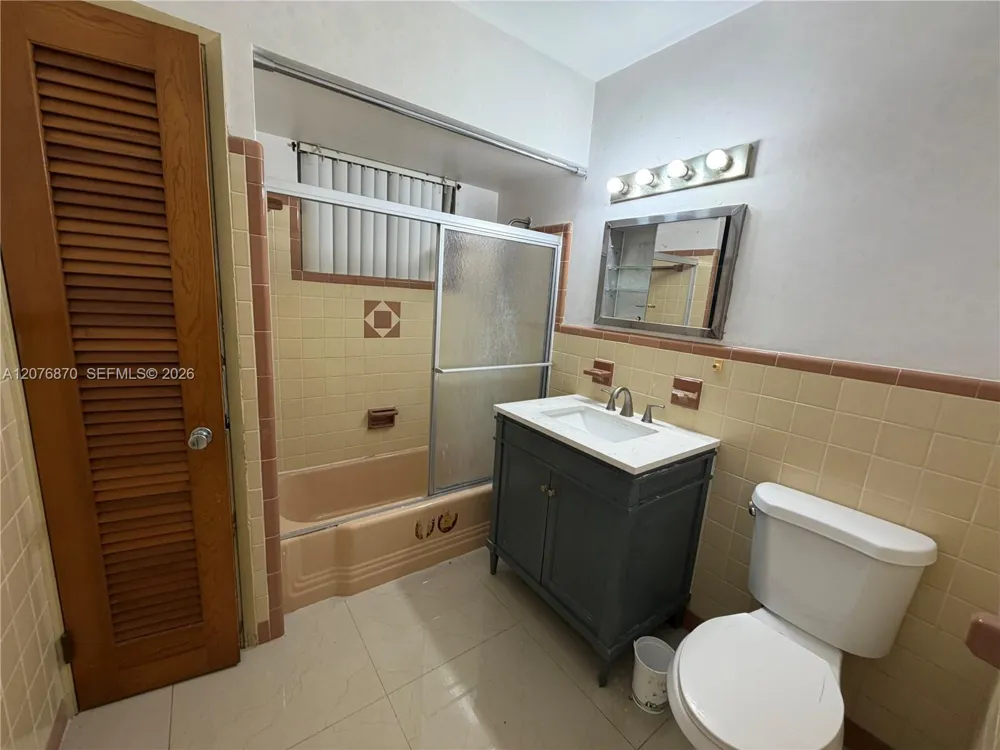 650 73rd Ave Hollywood, FL 33024