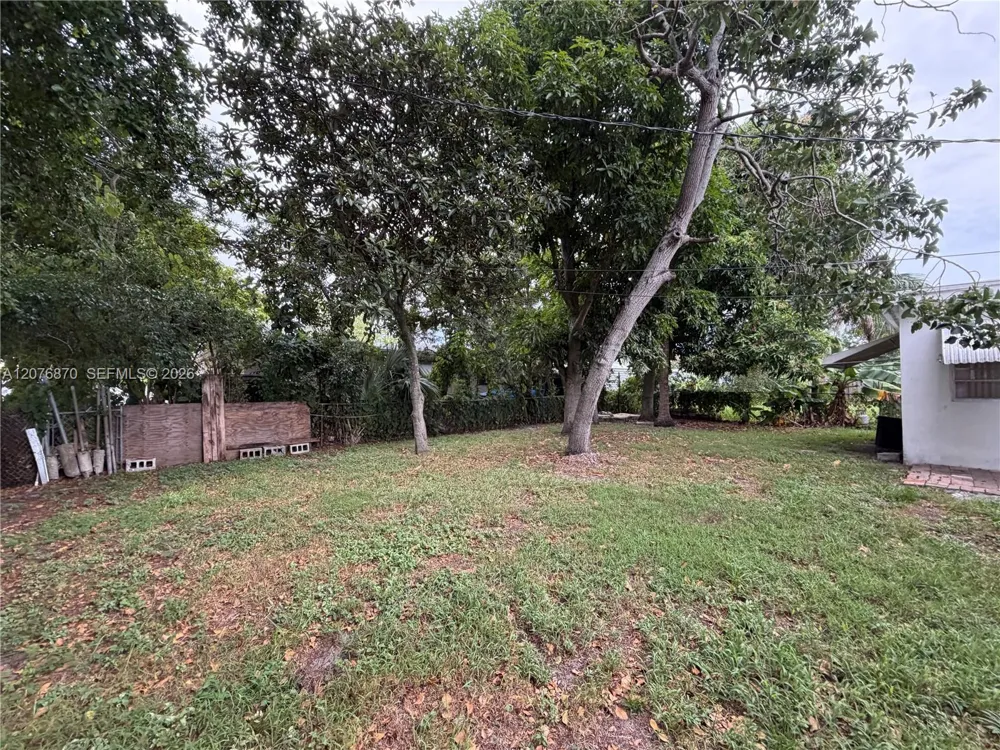 650 73rd Ave Hollywood, FL 33024
