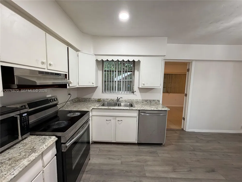 650 73rd Ave Hollywood, FL 33024