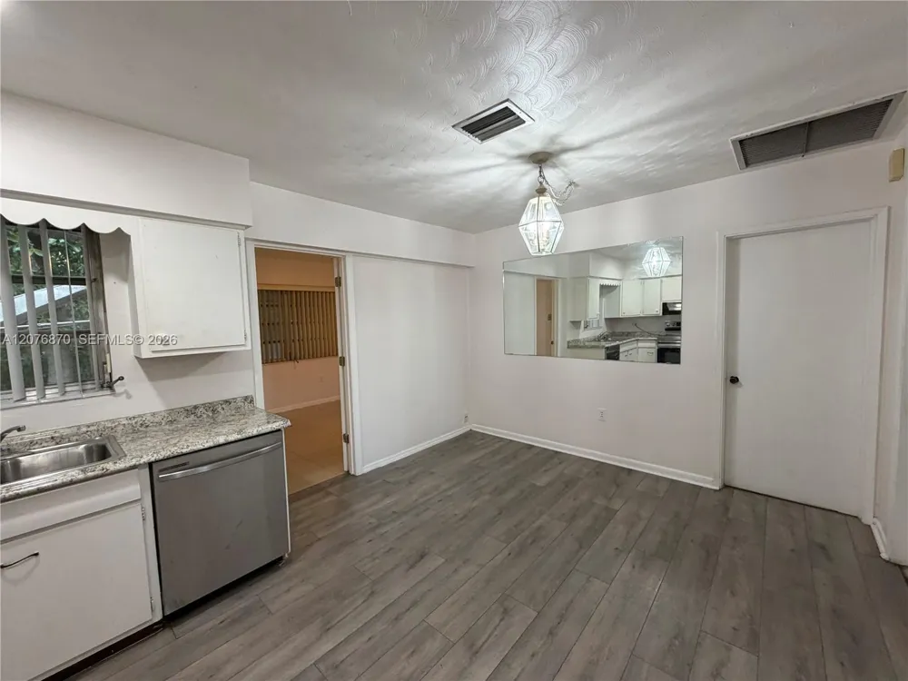 650 73rd Ave Hollywood, FL 33024