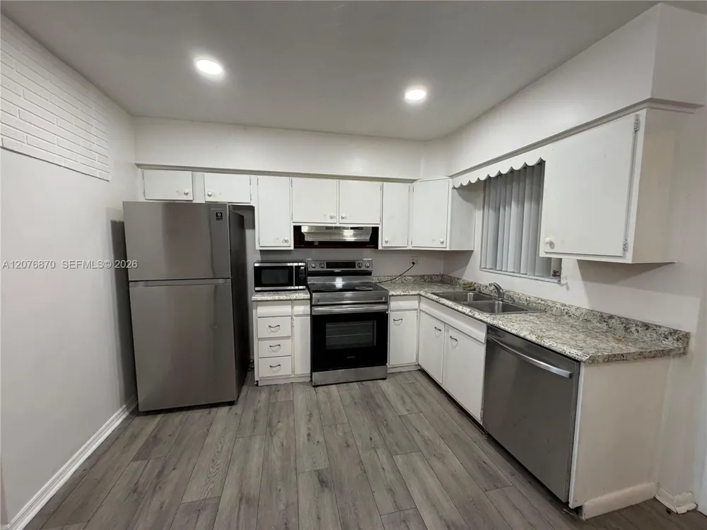 650 73rd Ave Hollywood, FL 33024