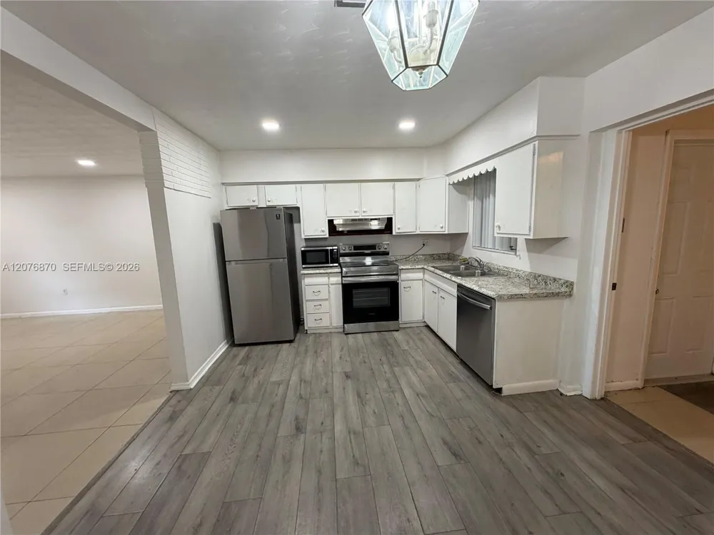 650 73rd Ave Hollywood, FL 33024